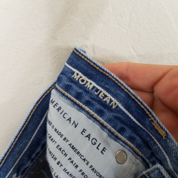 American Eagle Mom Jean Striped Blue Jeans Size 4 - Picture 6 of 7